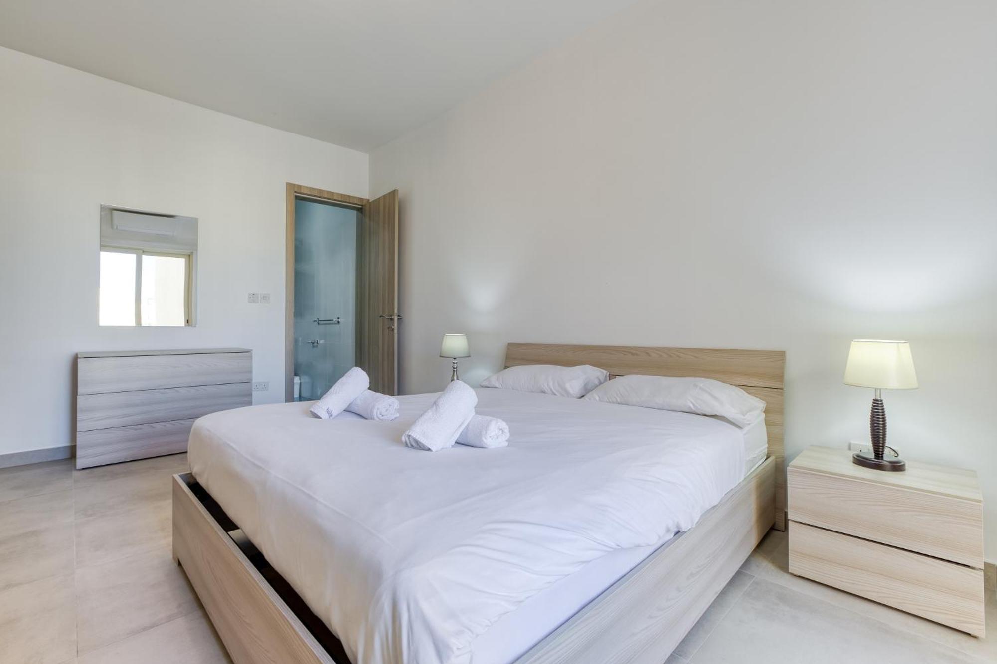 Seafront Sliema Apartment With Balcony & Sea Views By Jl Exterior photo