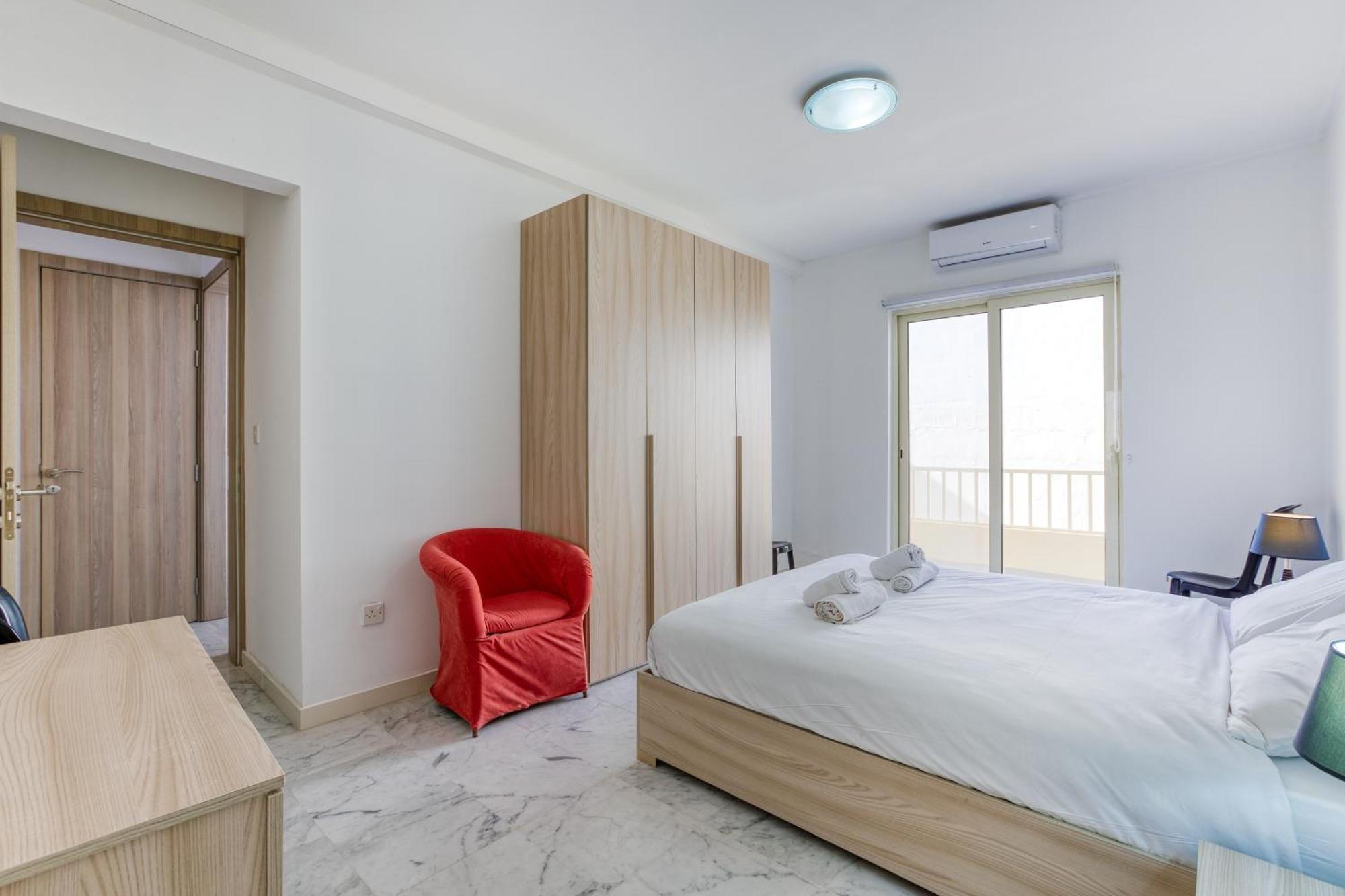Seafront Sliema Apartment With Balcony & Sea Views By Jl Exterior photo